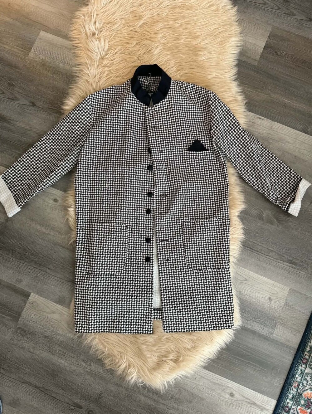 Vintage Handmade Houndstooth Mid-Length Coat with Black Trim Women's Size Large